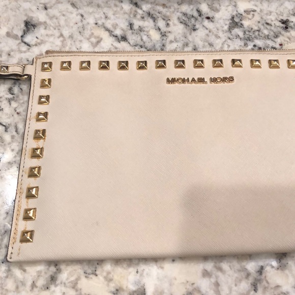 Michael Kors cream studded clutch/wristlet - Picture 5 of 8